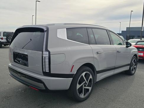 New 2026 Hyundai Ioniq 9 Calligraphy image 3