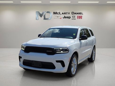 Used 2023 Dodge Durango GT image 2