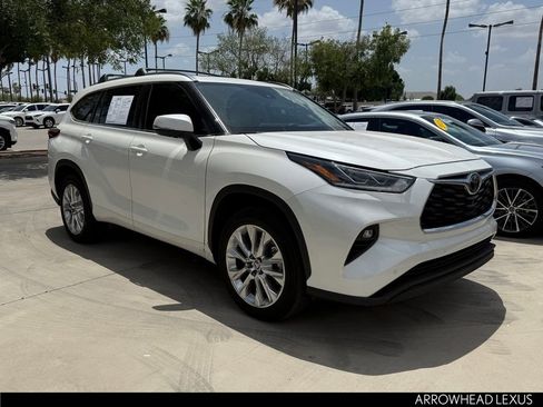 Used 2020 Toyota Highlander Limited FWD image 7