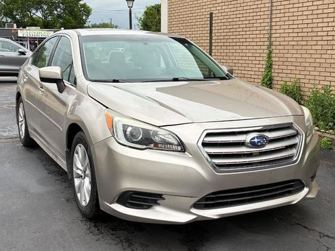 Used 2017 Subaru Legacy 2.5i Premium w/ Moonroof Package AWD/4WD image 3