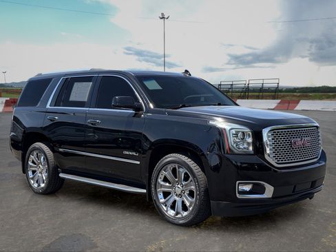 Used 2016 GMC Yukon Denali w/ Open Road Package AWD/4WD image 2