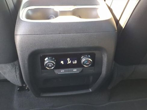 New 2026 Chevrolet Traverse LT w/ Sun and Wheel Package FWD image 20