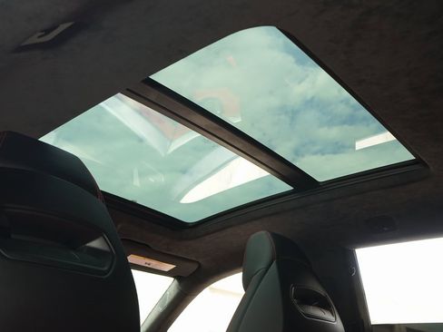 Used 2019 Lamborghini Urus image 21