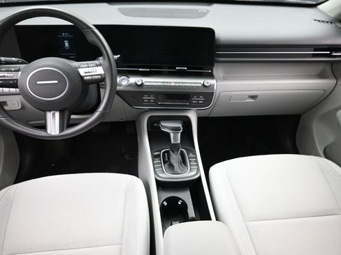 Used 2025 Hyundai Kona SEL image 13