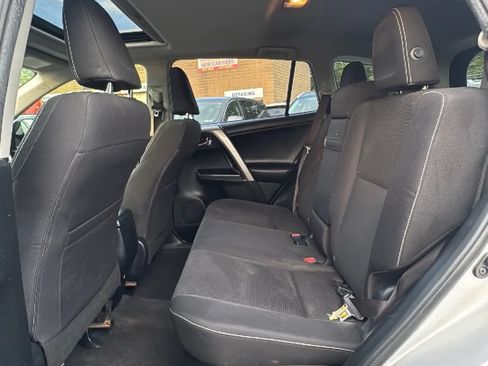 Used 2016 Toyota RAV4 XLE AWD/4WD image 15