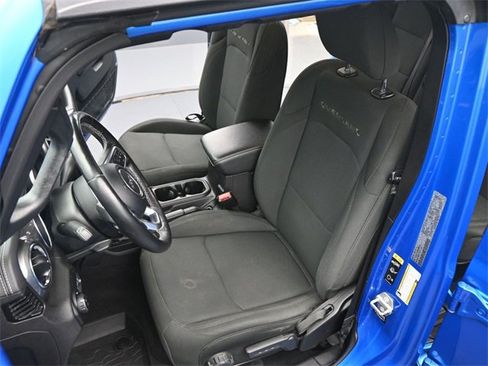 Used 2021 Jeep Gladiator Overland image 11