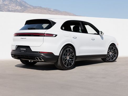 New 2025 Porsche Cayenne S AWD/4WD image 7