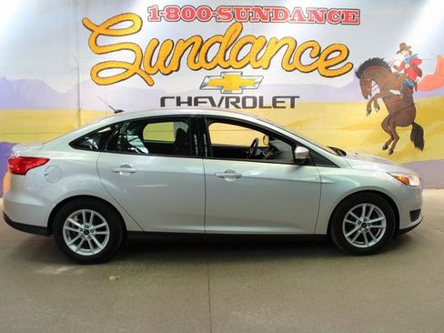 Used 2017 Ford Focus SE image 1