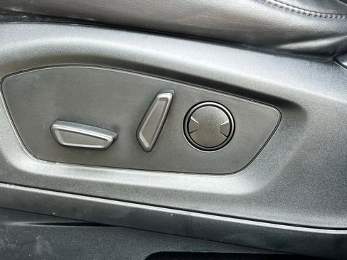 Used 2023 Ford Explorer XLT w/ Equipment Group 202A image 26