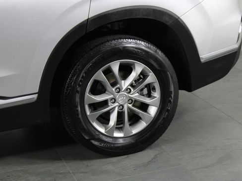 Used 2019 Hyundai Santa Fe SEL FWD image 13