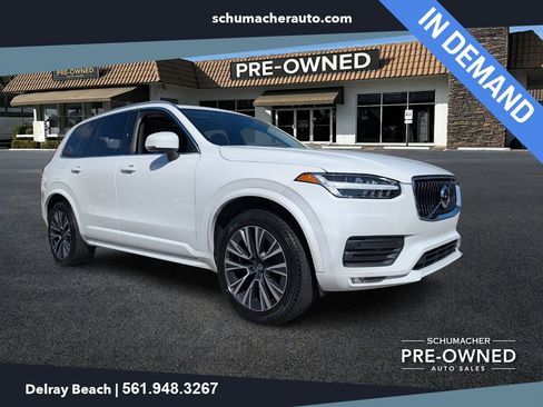 Used 2022 Volvo XC90 T5 Momentum image 1