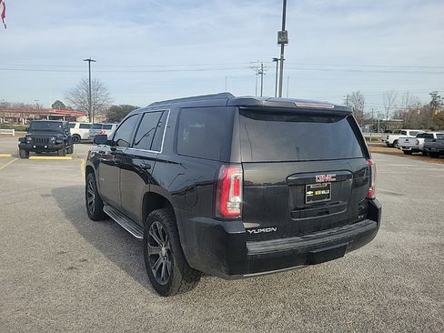 Used 2016 GMC Yukon SLT w/ Open Road Package image 4