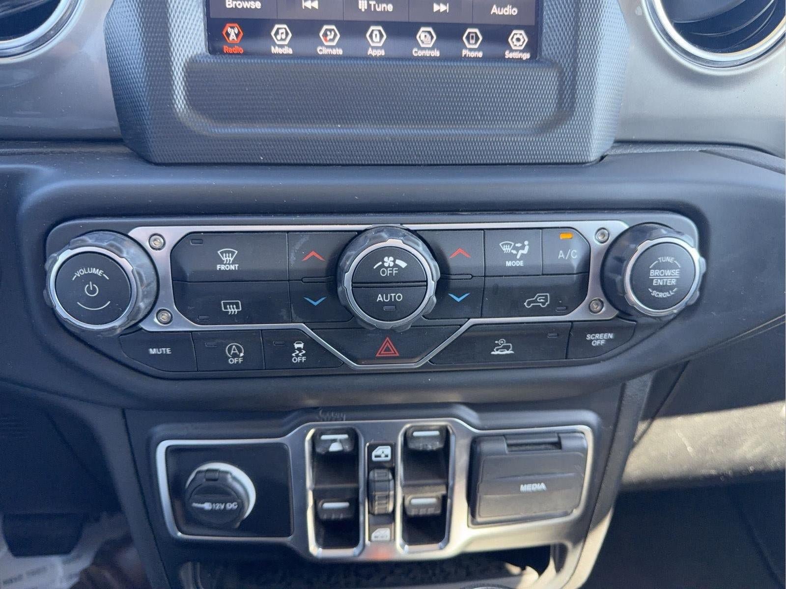 Used 2021 Jeep Wrangler Unlimited Sahara AWD/4WD image 21