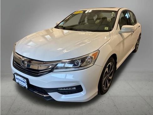 Used 2016 Honda Accord EX image 1