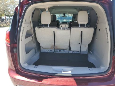 Used 2019 Chrysler Pacifica Touring-L Plus image 6