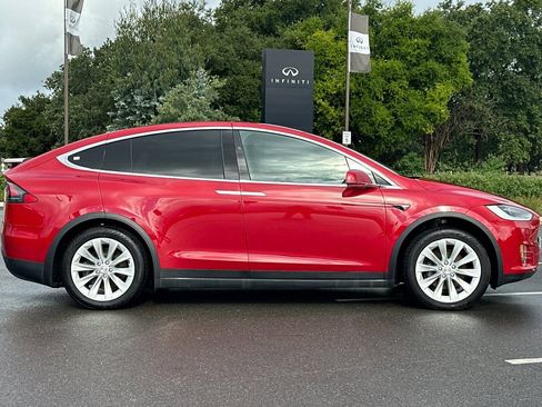 Used 2021 Tesla Model X Long Range image 3