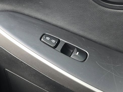 Used 2013 Hyundai Elantra GT w/ Style Pkg image 21