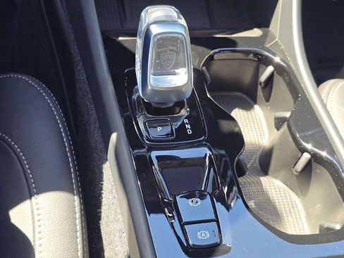 Used 2026 Volvo XC40 B5 Plus w/ Climate Package AWD/4WD image 30