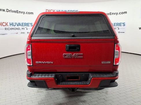 Used 2015 GMC Canyon SLE w/ All-Terrain Package image 5