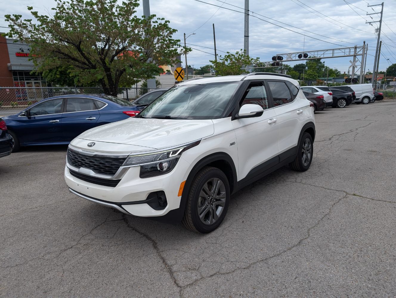 Used 2021 Kia Seltos S AWD/4WD image 3