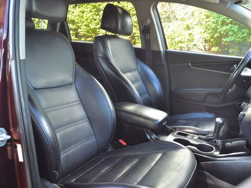 Used 2017 Kia Sorento SX image 14