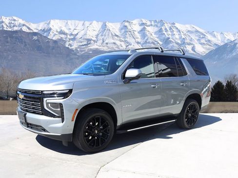 Used 2025 Chevrolet Tahoe High Country w/ Sun And Tow Package AWD/4WD image 2
