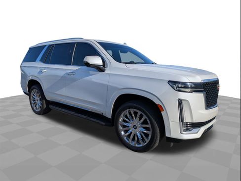 Used 2021 Cadillac Escalade Premium Luxury RWD image 2