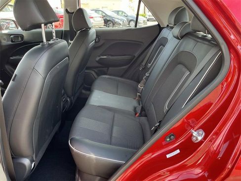 Used 2024 Hyundai Venue Limited image 24