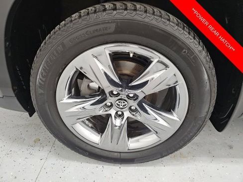 Used 2017 Toyota Highlander Limited Platinum image 9