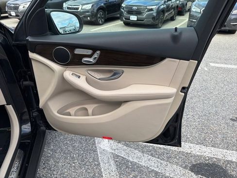 Used 2021 Mercedes-Benz GLC 300 4MATIC image 18