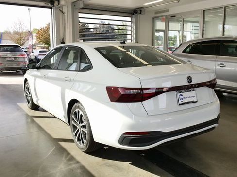 New 2025 Volkswagen Jetta Sport image 4