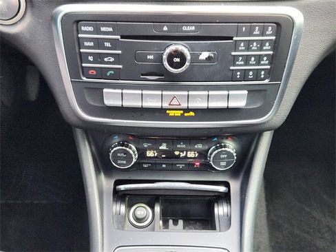 Used 2018 Mercedes-Benz GLA 250 image 18