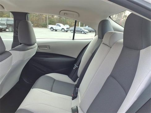 Used 2025 Toyota Corolla LE image 7