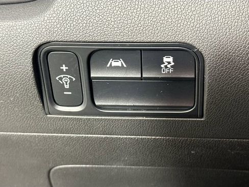 Used 2023 Kia Sorento S w/ Panoramic Sunroof Package AWD/4WD image 25