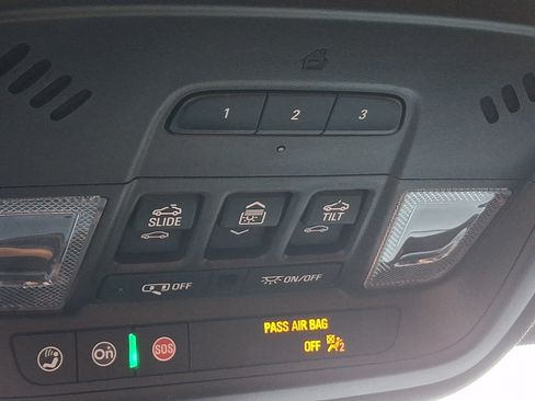Used 2024 Chevrolet Traverse High Country FWD image 30