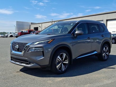 Used 2023 Nissan Rogue SL AWD/4WD image 3