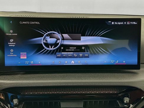 Used 2025 BMW 330i Sedan w/ Premium Package RWD image 16
