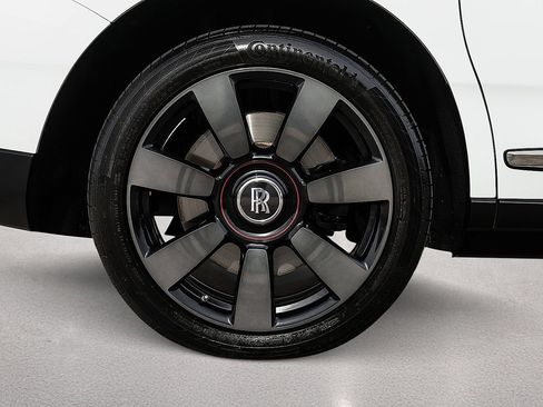 Used 2022 Rolls-Royce Cullinan AWD/4WD image 6