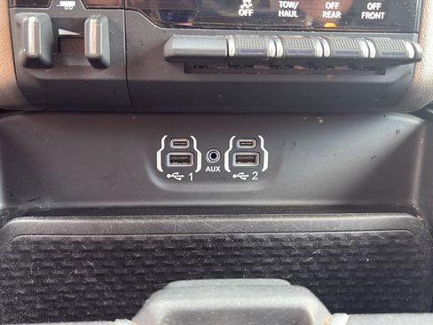 Used 2021 RAM 1500 Laramie AWD/4WD image 16
