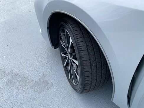 Used 2018 Toyota Corolla SE w/ Carpet Mat Package (TMS) FWD image 19
