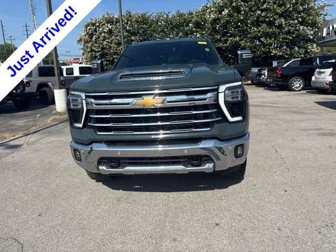 Used 2025 Chevrolet Silverado 2500 LTZ w/ LTZ Convenience Package AWD/4WD image 8