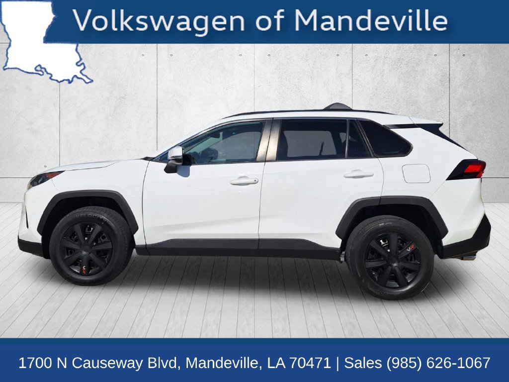 Used 2021 Toyota RAV4 LE FWD image 8
