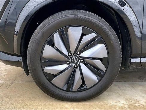 Used 2023 Nissan Ariya AWD image 9