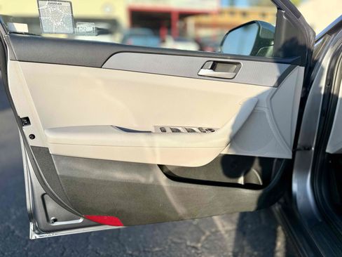 Used 2018 Hyundai Sonata SE FWD image 23