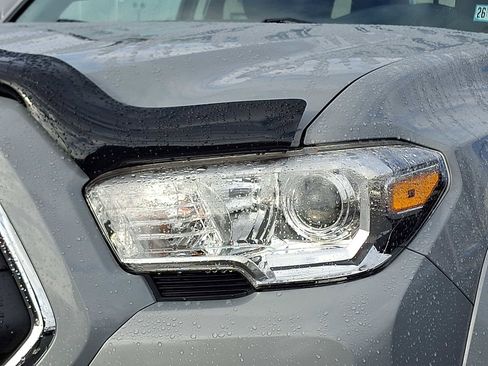 Used 2021 Toyota Tacoma SR5 image 9