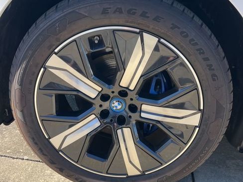 Used 2025 BMW iX xDrive50 w/ Sport Package image 11