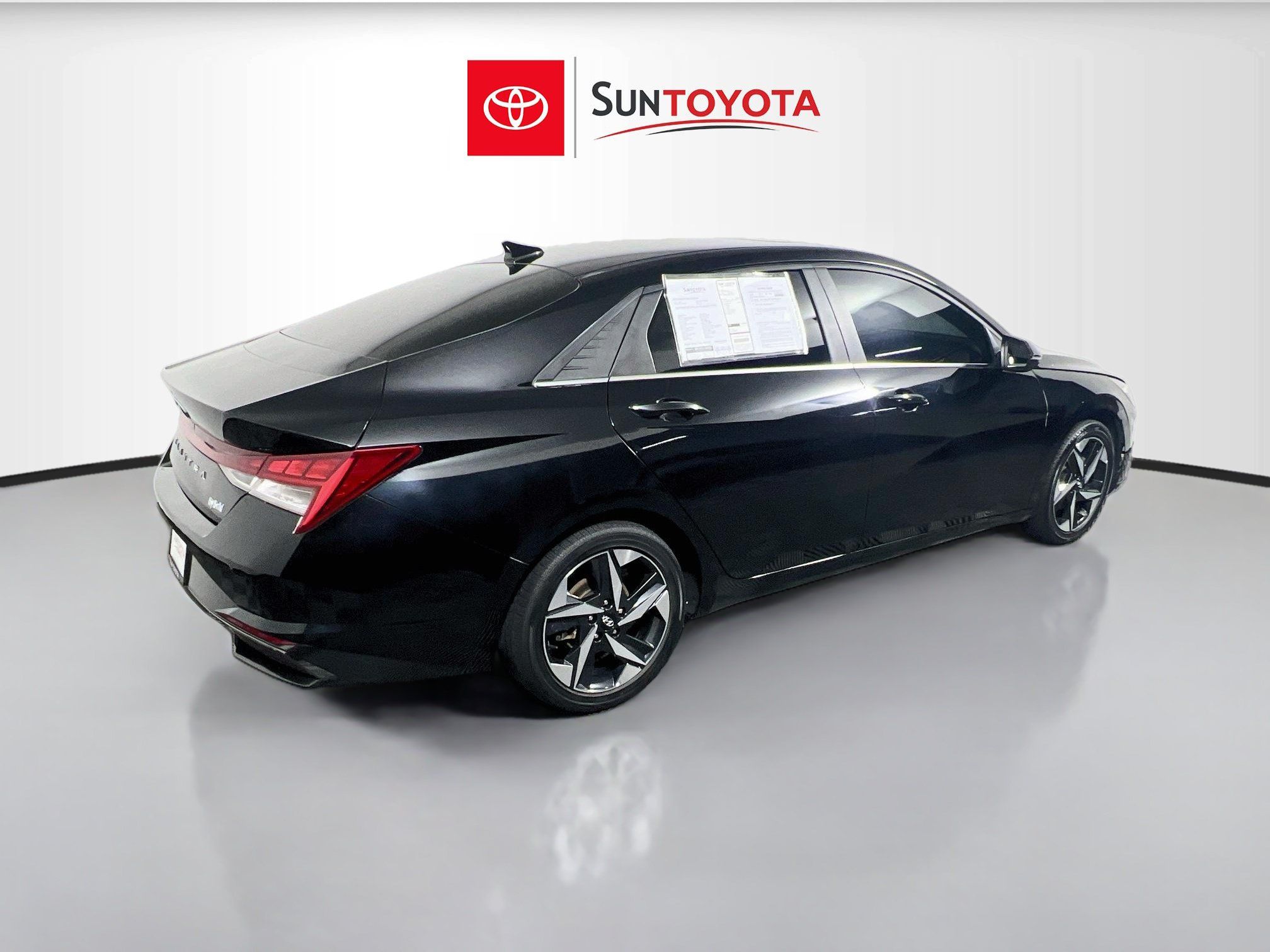 Used 2023 Hyundai Elantra Limited FWD image 4