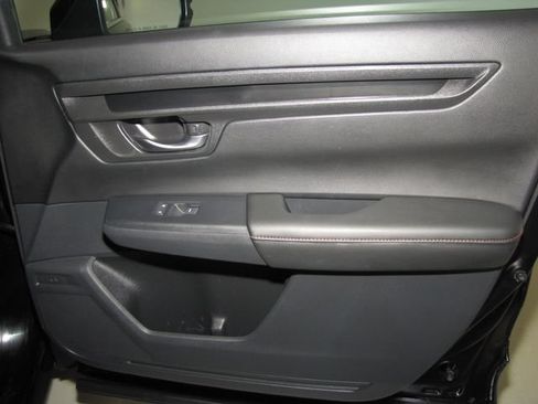 Used 2025 Honda CR-V Sport image 21