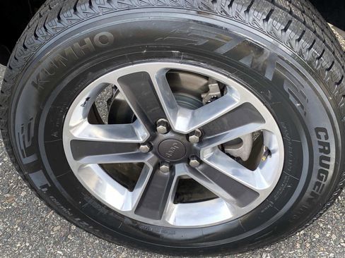 Certified 2022 Jeep Wrangler Unlimited Sahara w/ LED Lighting Group image 29