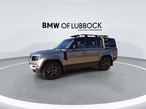 Used 2023 Land Rover Defender 130 SE image 5